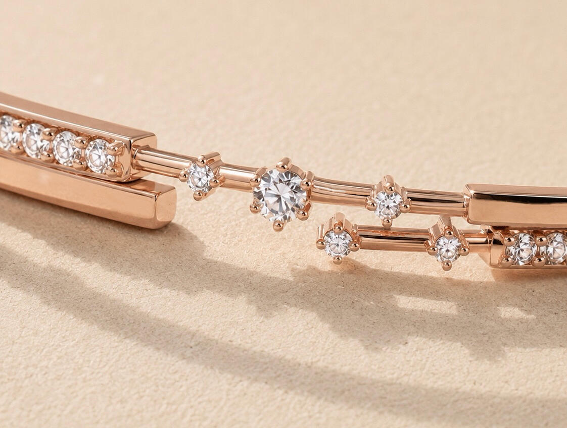 Morning Star Bangle with round and round diamonds in 18K rose gold